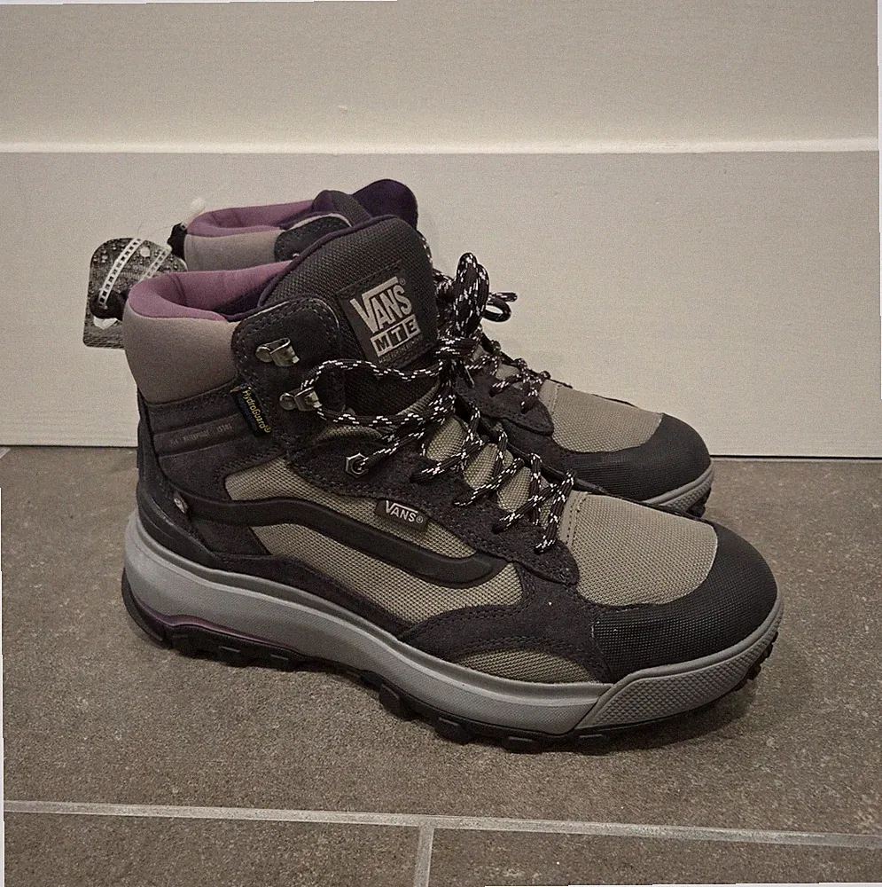 Vans MTE Crestline Waterproof Hiking Boots Gray Purple Men’s Size 9.5
