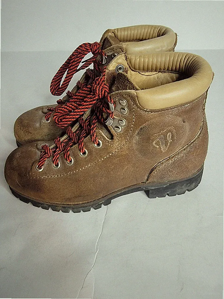 Vasque Mountaineering Boots Mens 7.5 Cowhide Leather Brown 7508