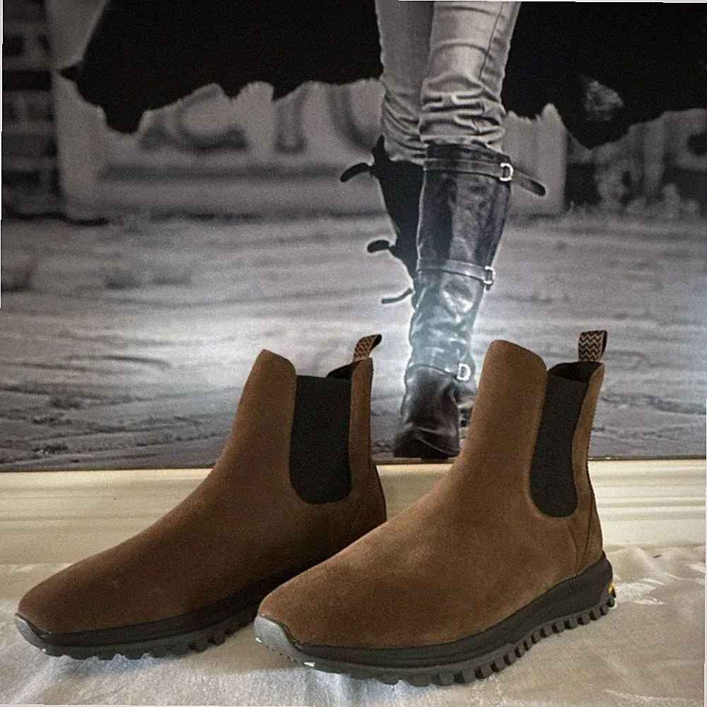 Vibram Men's Brown Suede Chelsea Ankle Boots Lug Sole Pull-On Round Toe