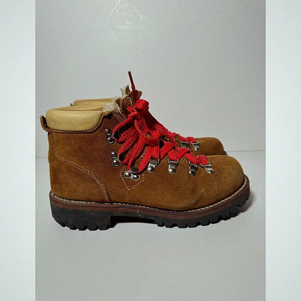 Vintage 70s Mont Blanc Hiking Boots Leather Sherpa Lined Vibram Men 7B/Women 9