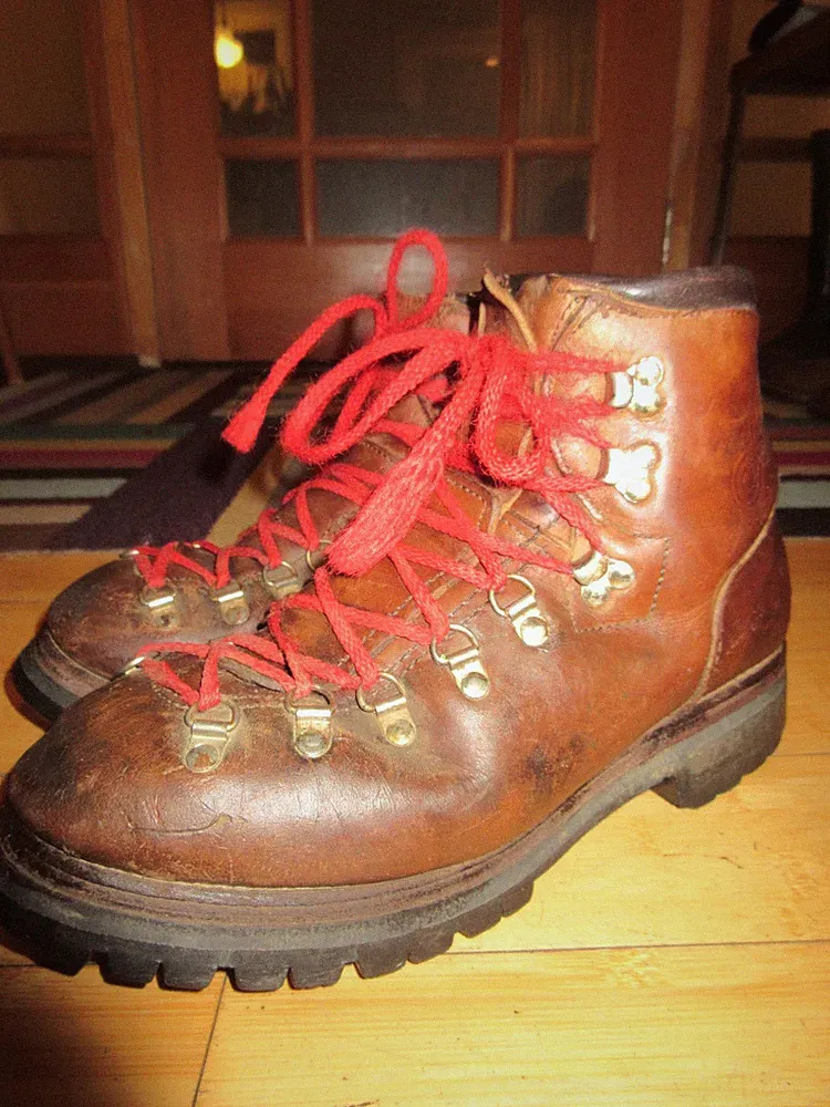 Vintage DEXTER Leather Mountaineering Hiking Boots Mens Sz 9.5 M Vibram Made USA