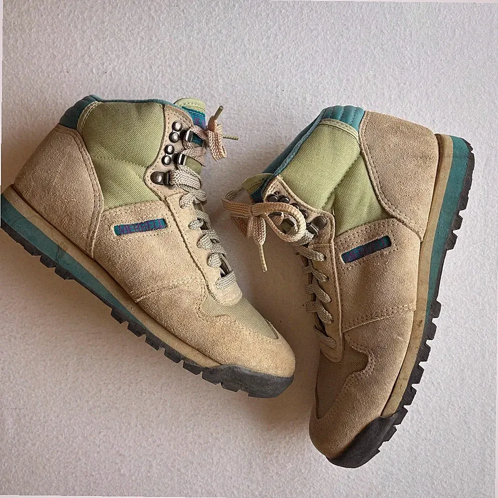 Vintage LL Bean Women's Cream Merrell Crest Suede Insulated Hiking Boots 7.5