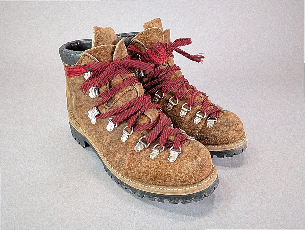 VINTAGE Mens 7.5 Womens 9.5 Mountaineering Alpine Hiking Boots Tan Leather