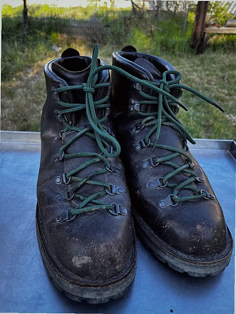 vTG Danner mountain light II boots 15 D USA