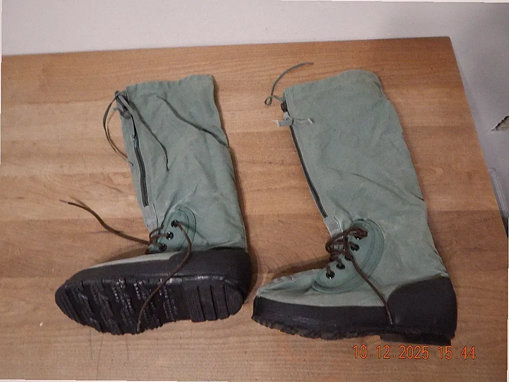 VTG Green Canvas Mukluk Extreme Cold Weather Arctic Boots W/ Liners N-1B Sz MED