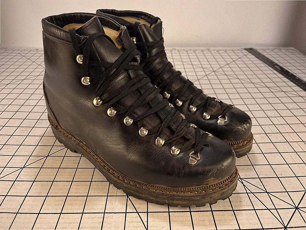 Vtg Rare Black Mountaineering Alpine Hiking Vibram Boots Sz 11.5 Leather USA