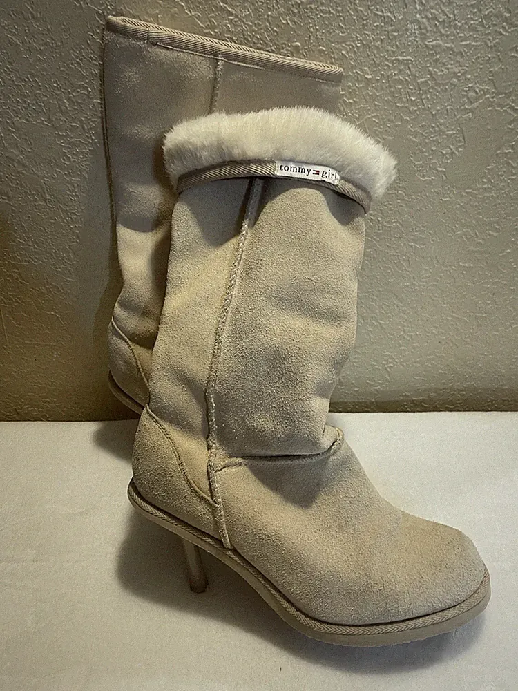 Vtg. Tommy Hilfiger Tommy Girl Y2k Beige Boots Fur Trim Stiletto heel suede