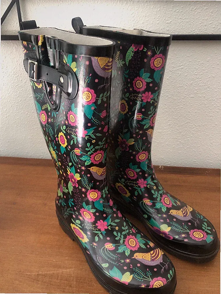 Western Chief size 6 floral flowers rainboots farm work boots