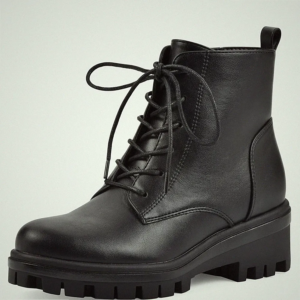 WHITE MOUNTAIN Women's Tappy Lug Sole Combat Boot women 8 Brand new