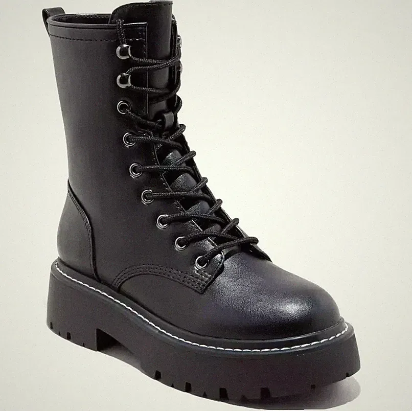 Wild Fable Womens Logan Lug Combat Boots w/ Memory Foam Insole Black Sz 7 NEW