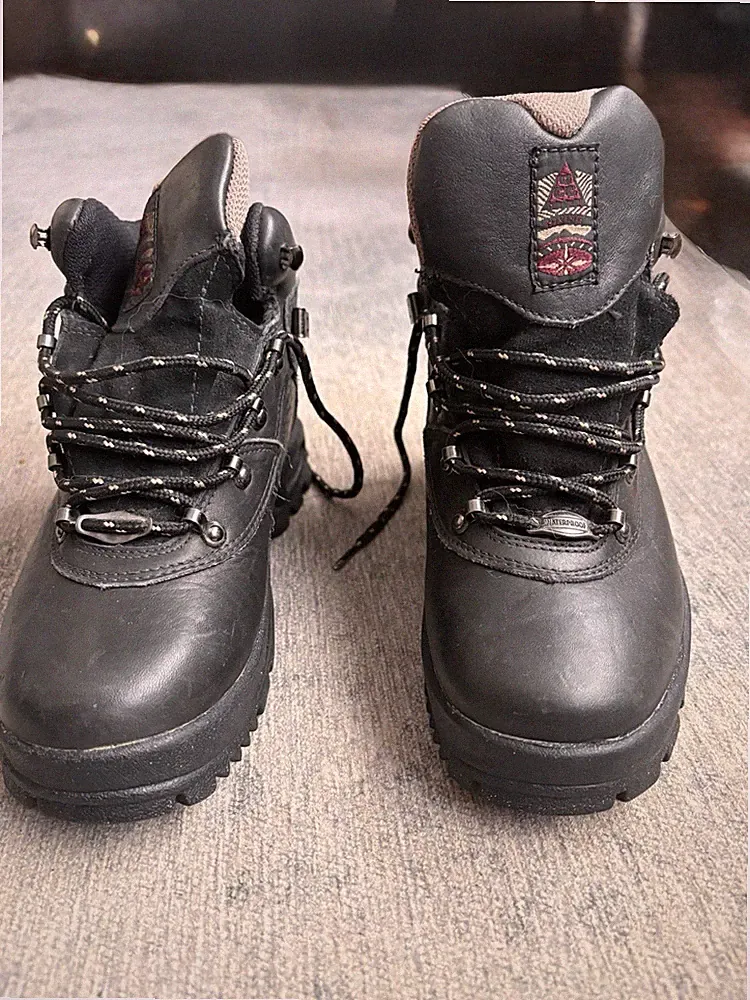Woman's Nike Air Hiking Boots