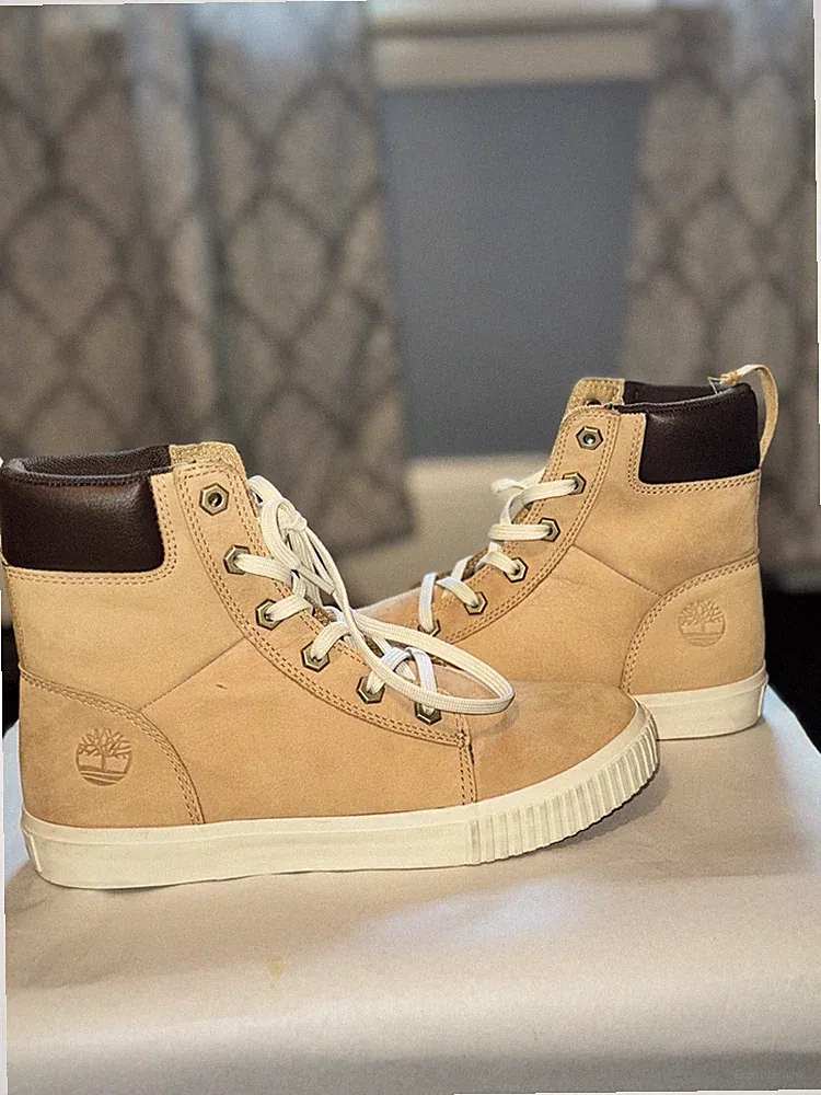 Women's 7 1/2 Timberland Skyla Bay 6" Hiking Boot Versatile for Every Day