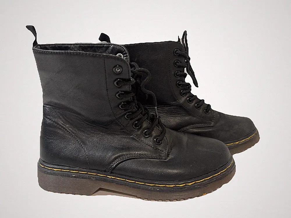Women’s Black Combat Boots Sz 6.5 Vegan Leather Upper Lace Up Yellow Stitch