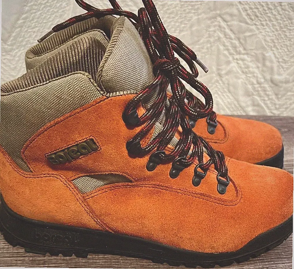 Women’s boreal Hiking Boots Size 7