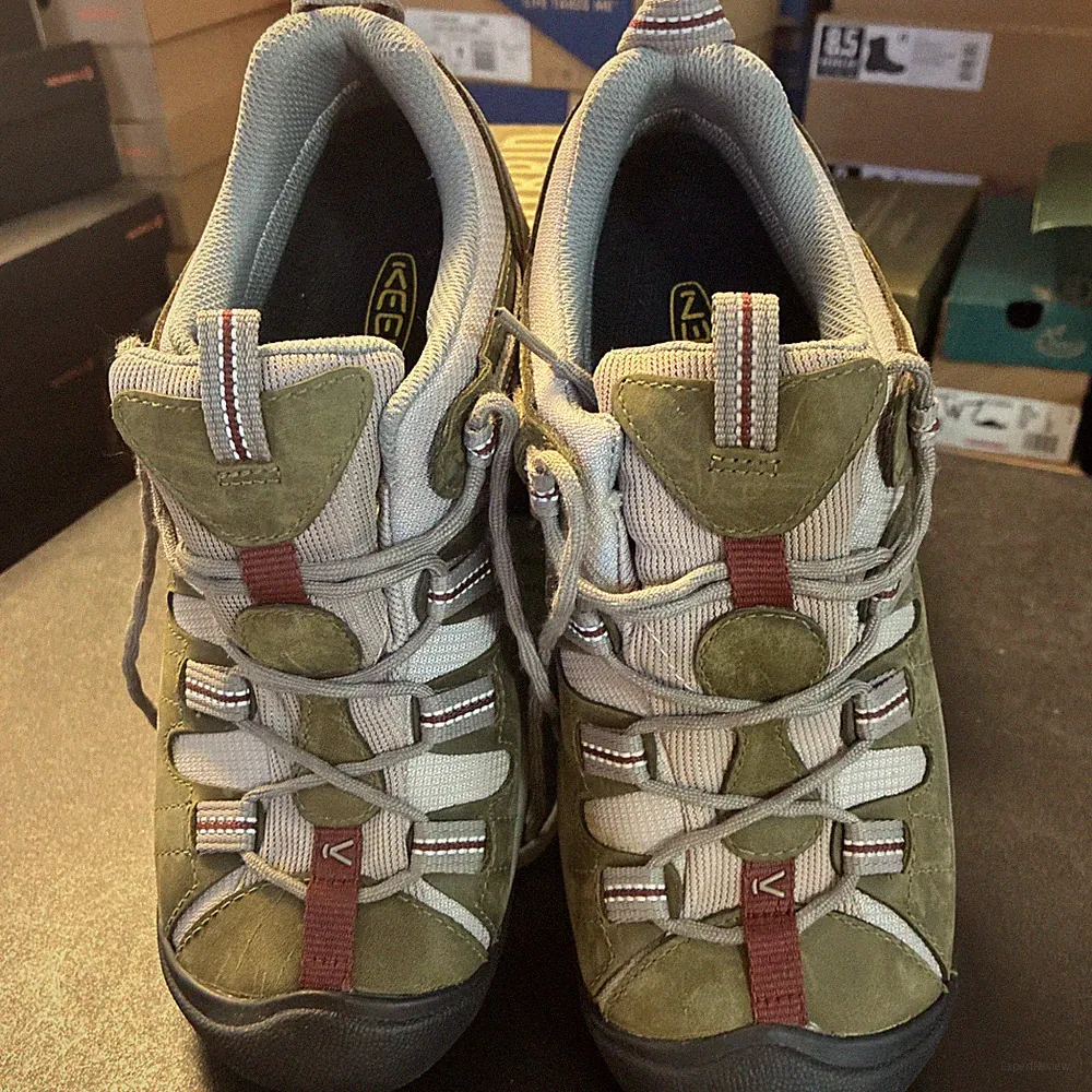Women's Keen Targhee II olive hiking shoes size 9.5 new with box