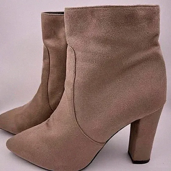 Womens Ankle Boots Stacked Block Heel Pointed Toe Pull On Taupe Suede