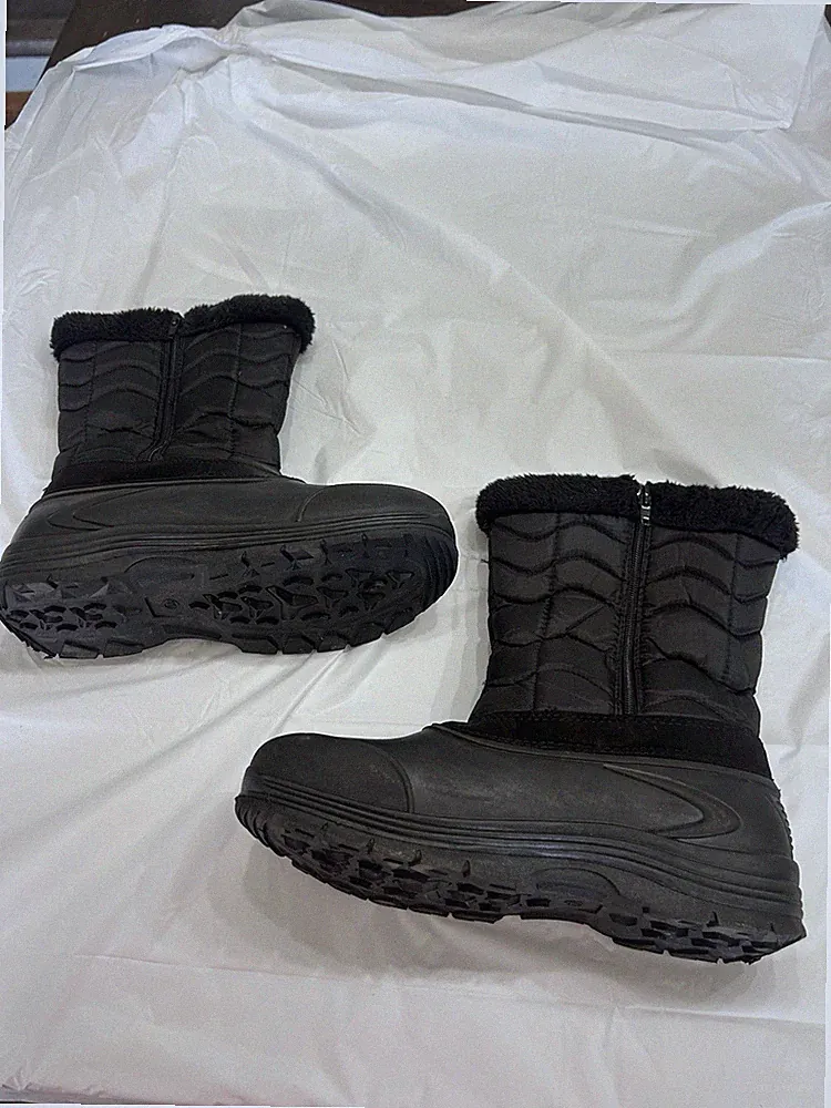Womens Black Insulated Snow Boots with Side Zipper