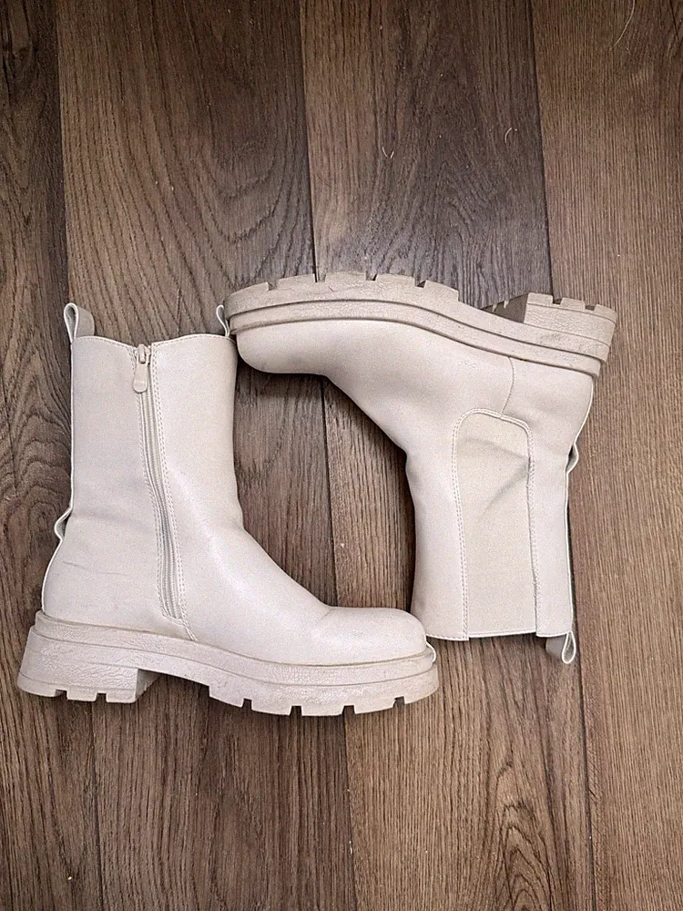 Womens Chelsea Boots
