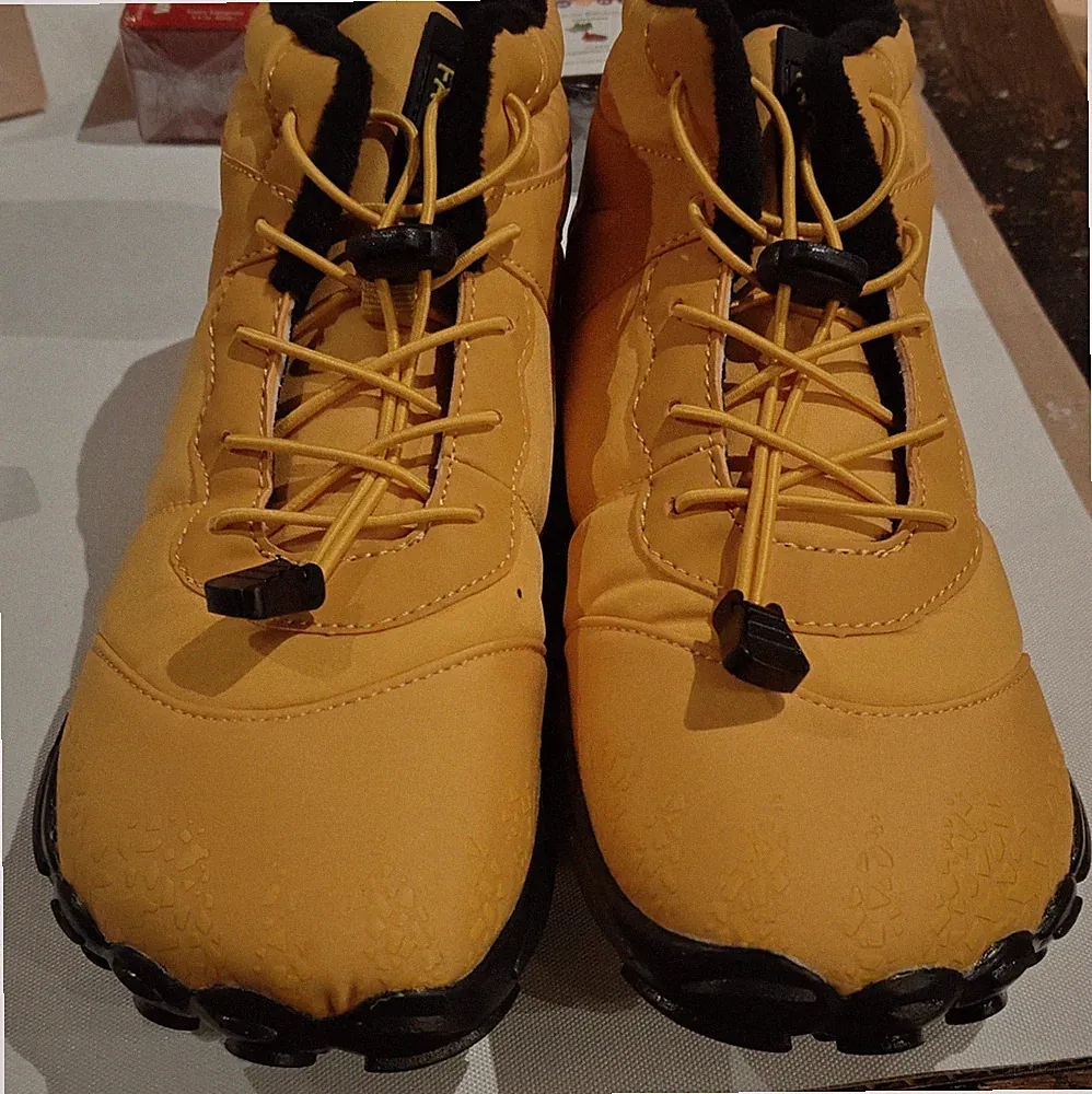 Yellow Ankle Toggle Men's Snow Boots Synthetic Upper Rubber Sole Round Toe US 6