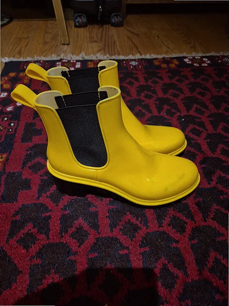 Yellow Rain Boots 7 Heel