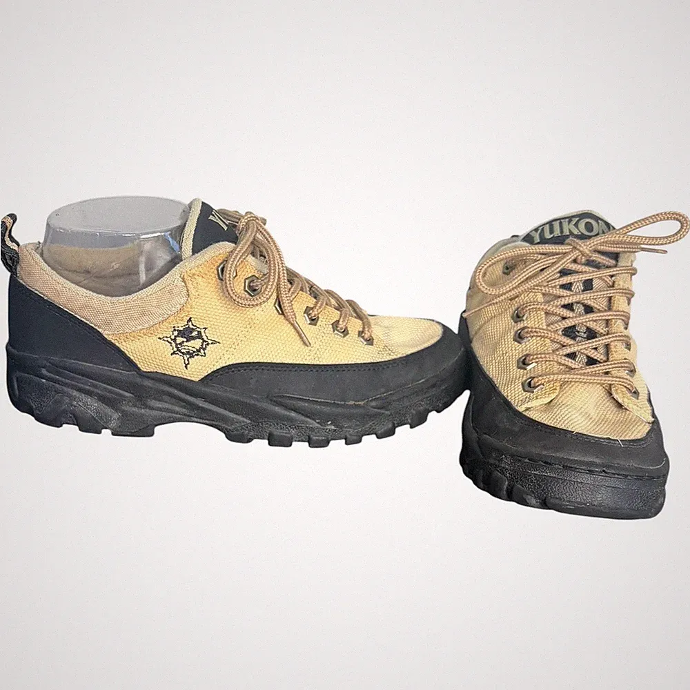 Yukon Tan Hiking Shoes Canvas Low Top Rugged Outdoor Women's Size 7