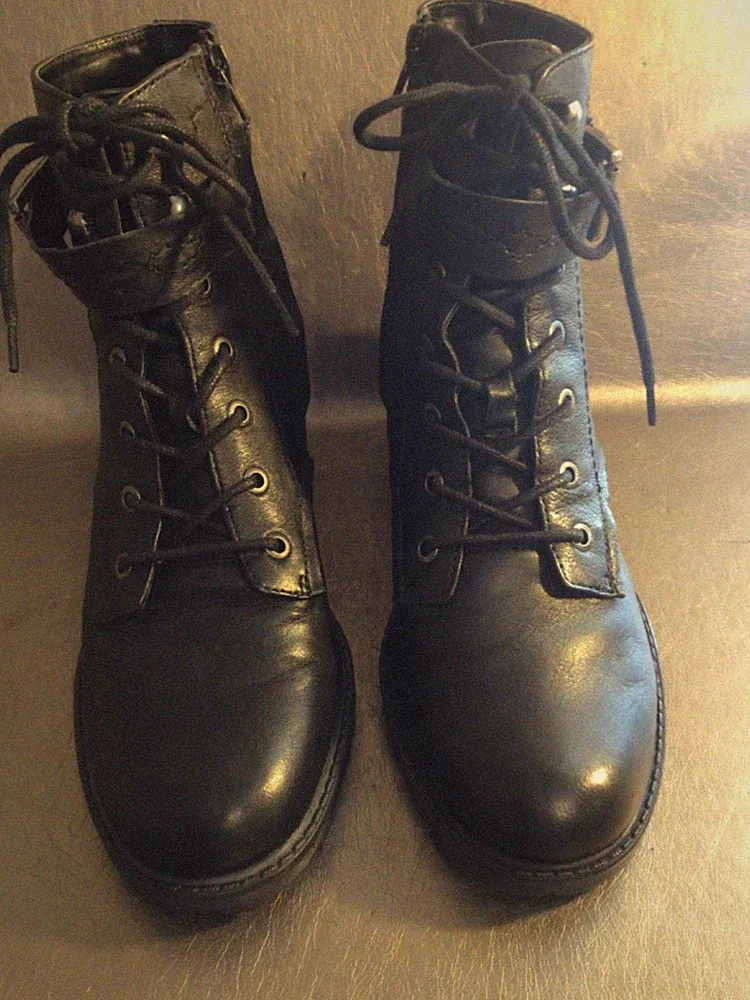 Zodiac GEMMA Black Leather Block Heel Lace Up Combat Boots Women’s 9.5 LNWOB